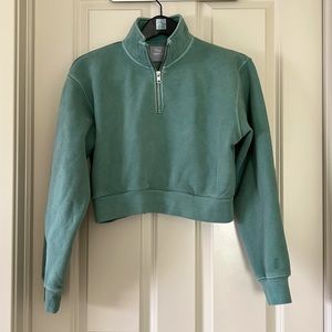 TNA aritzia cozy fleece prefect 1/4 zip sweatshirt cropped